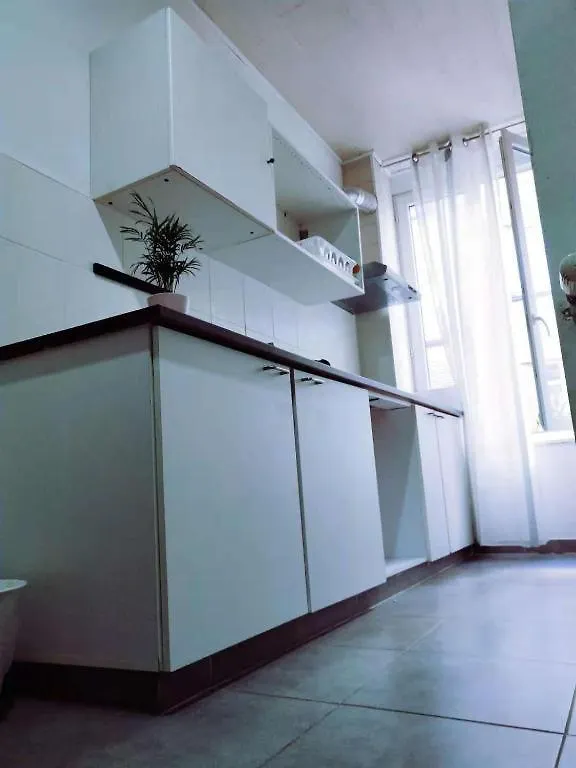 Cozy Rooms With Share The Bathroom And Kitchen Brüsszel