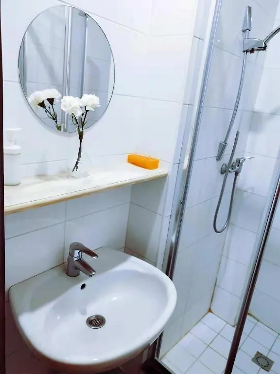 Cozy Rooms With Share The Bathroom And Kitchen Brüsszel